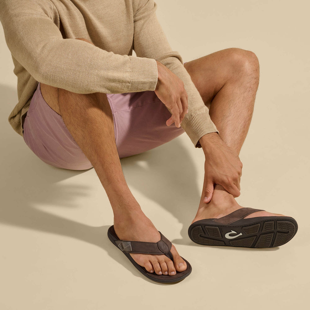 Tuahine Men's Waterproof Leather Beach Sandals - Dark Wood