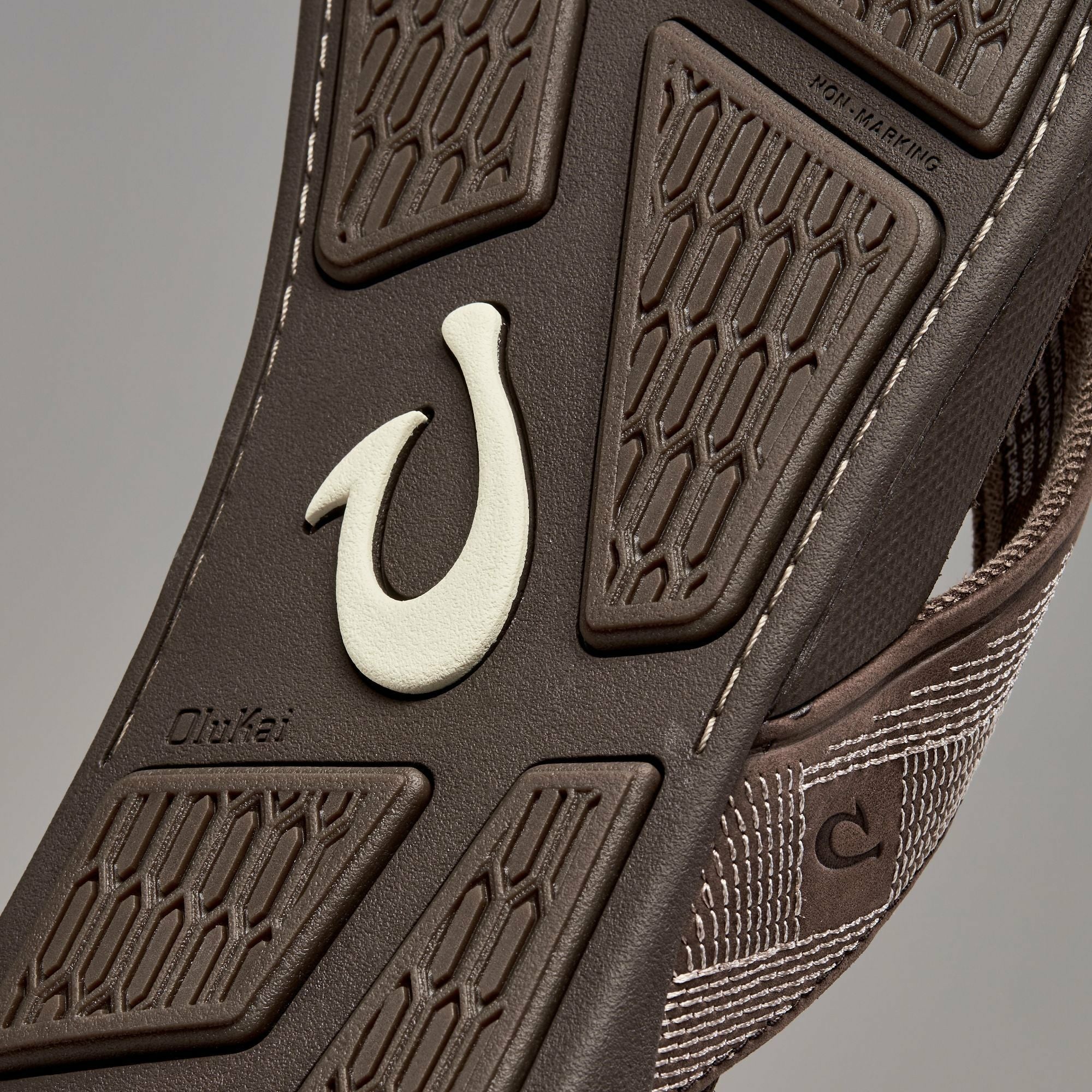 Tuahine Men's Waterproof Leather Beach Sandals - Dark Wood