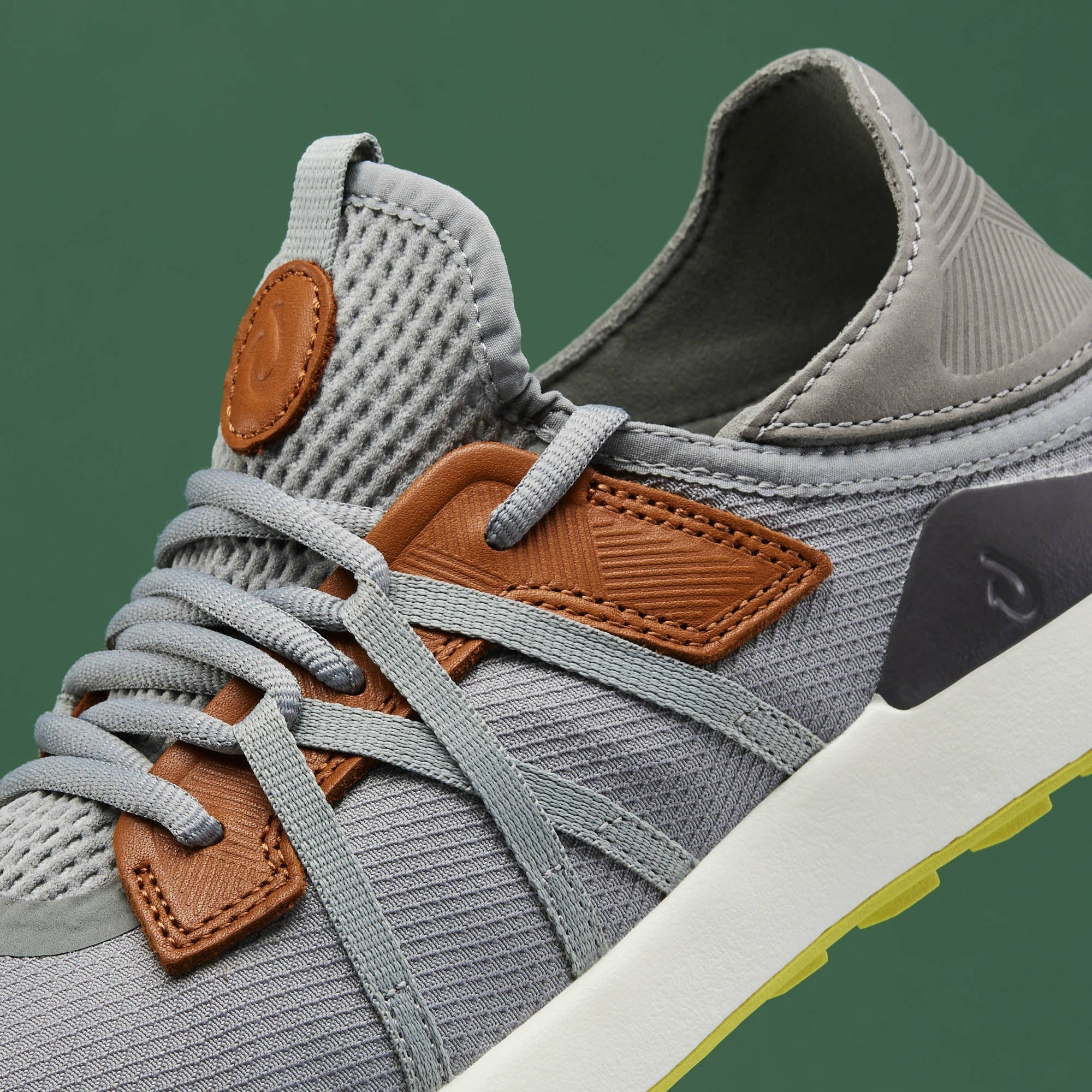 Manele Breathable Golf Shoes - Poi / Charcoal