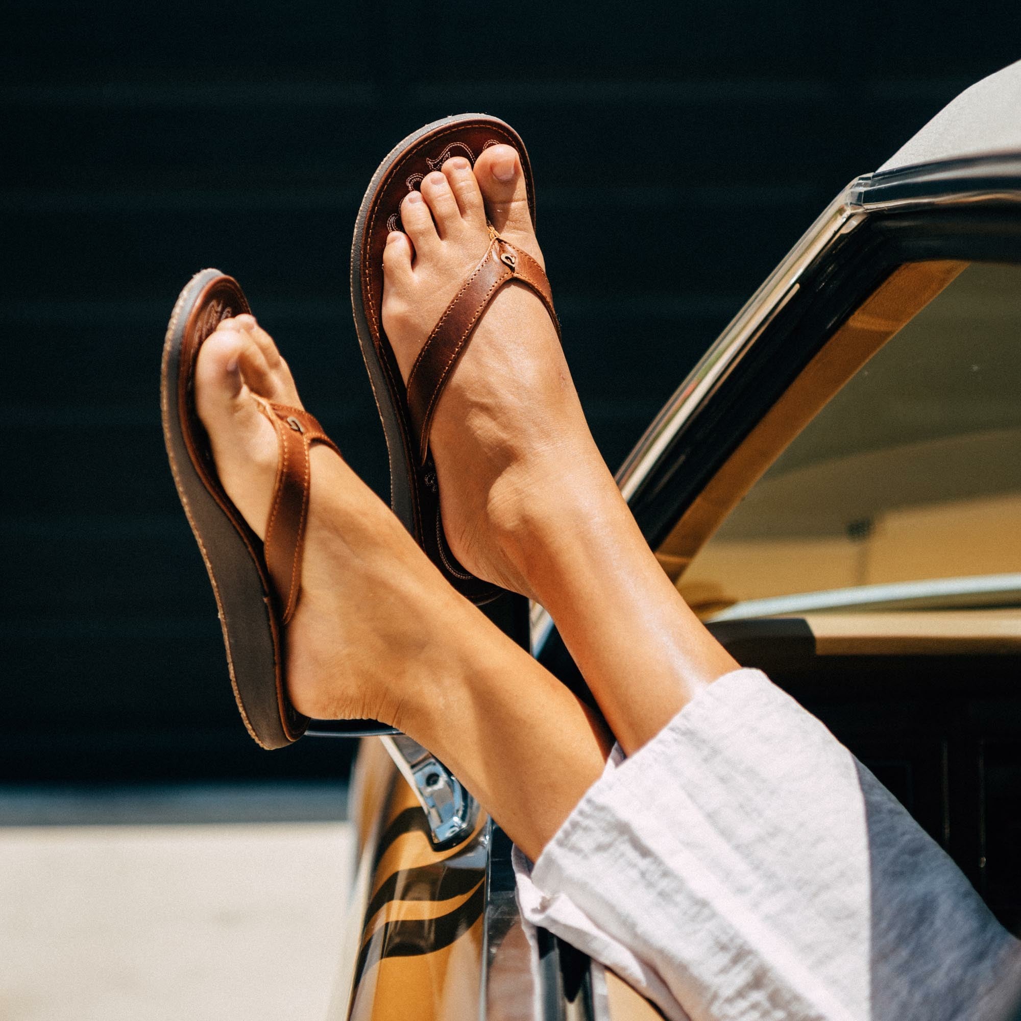 Paniolo Leather Beach Flip Flops - Natural