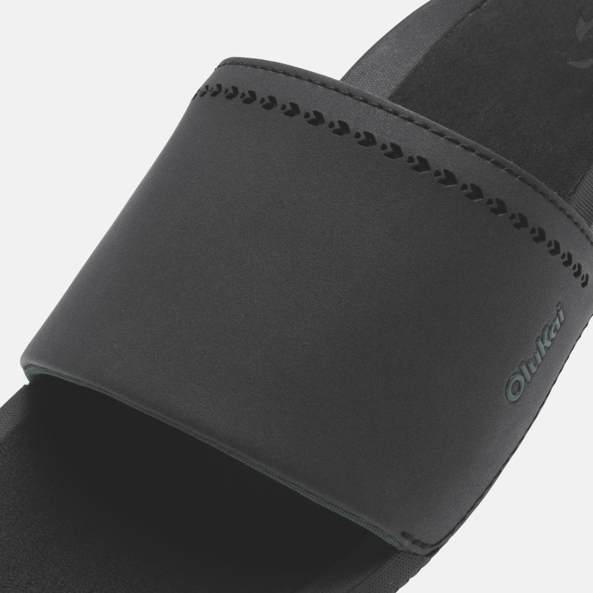 Ulele Slide - Black / Black